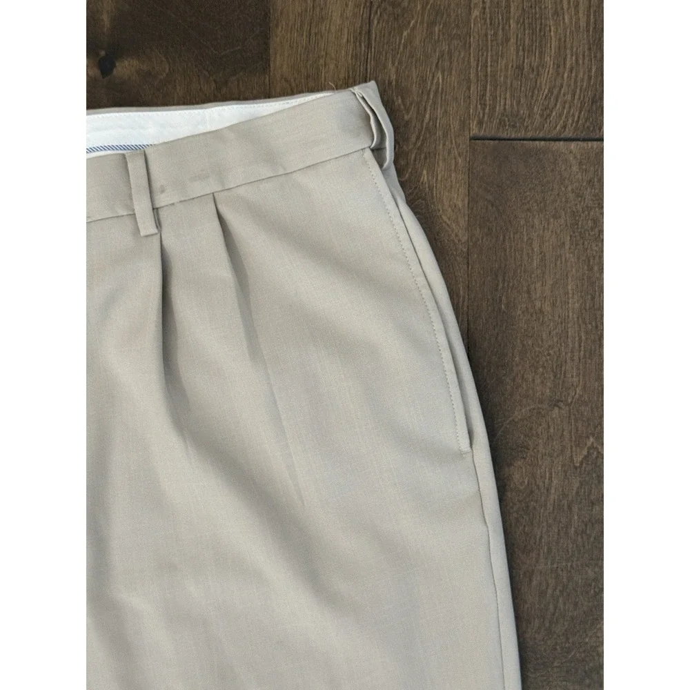 Haggar Repreve Tan Beige Pleated Pants Men's 42X30‎ Classic Fit Expandable Waist